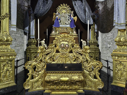 Bild: Das Bett der seligen Jungfrau von 1775 in der Catedral Santa Maria de Girona