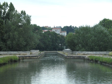 Bild: Hausboot-Tour auf dem Canal du Rhône a Sète und Étang de Thau in den Canal du Midi 