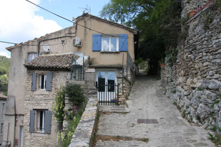 Bild: Château in Fontaine de Vaucluse