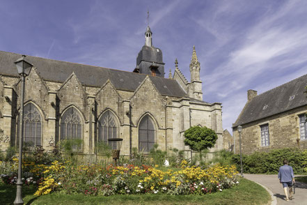 Bild: Jardin de Fougères mit Blick auf Èglise Saint-Léonard