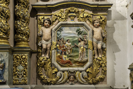 Bild: Retable de Saint-Jean-Baptiste (Altarbild Johannes dem Täufer) in der Kirche des umfriedeten Pfarrbezirkes in Lampaul-Guimiliau 