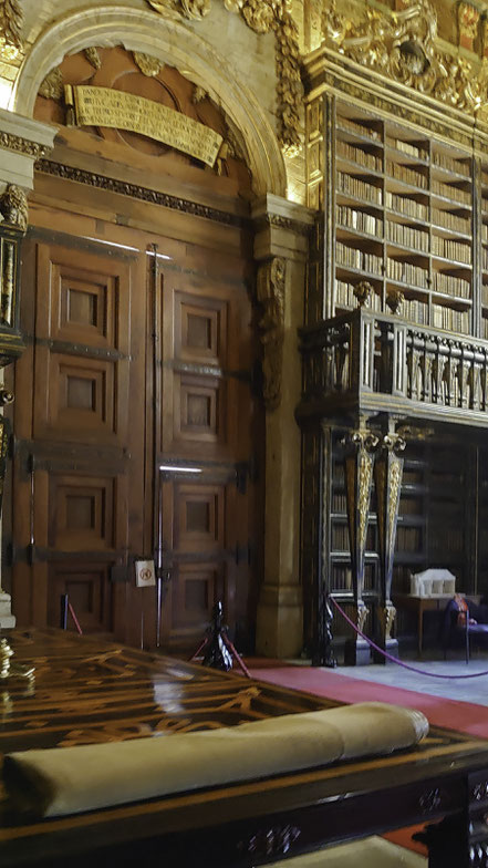 Bild: Biblioteca Joanina in der Universität Coimbra