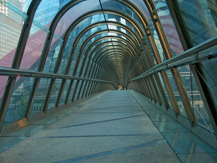 Bild: Japan Brücke im La Défense, Paris