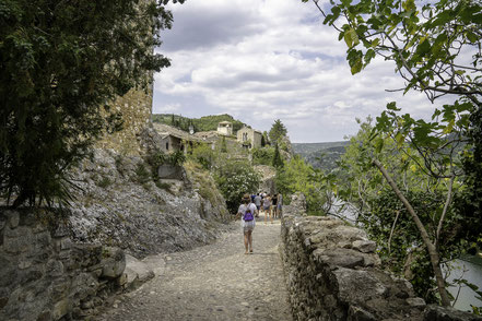 Bild: Aiguèze an der Ardèche 