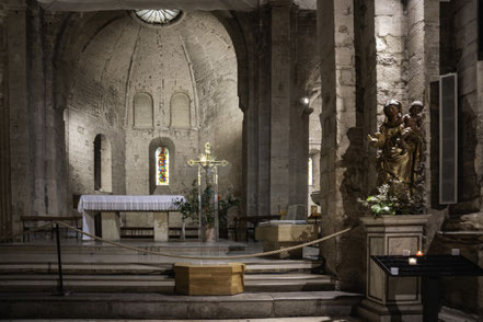 Bild: Chor mit Hauptaltar der Église Saint-Sauveur in Manosque