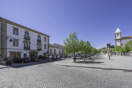 Bild: Praça de Dom Pedro V in Castelo de Vide, Portugal 