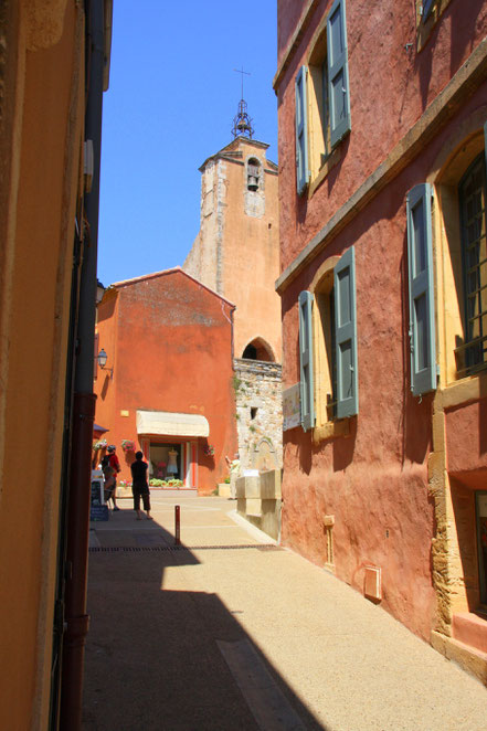 Bild: Blick auf Glockenturm Roussillon