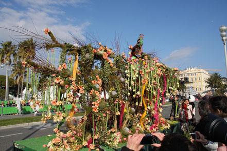 Bild: Blumencorso beim Karneval in Nice (Nizza)