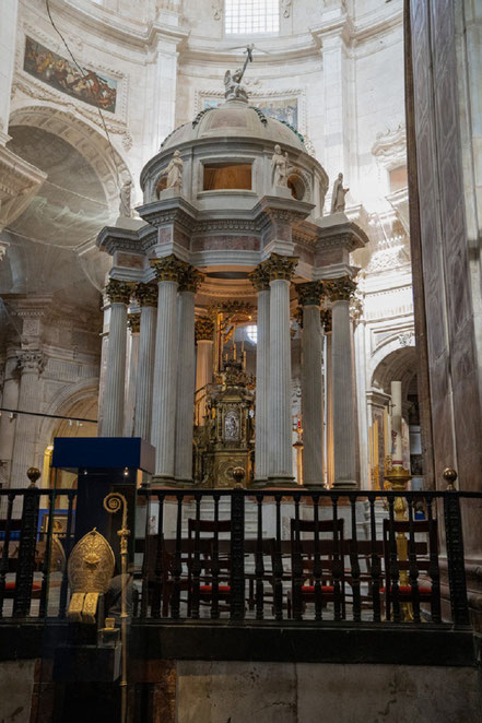 Bild: Catedral Santa Cruz sobre el Mar in Cádiz