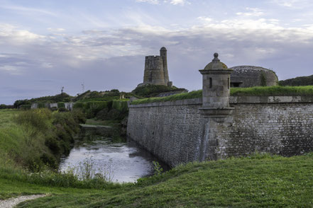 Bild: Fort Vauban de la Hougue in Sainte-Vaast-la Hougue