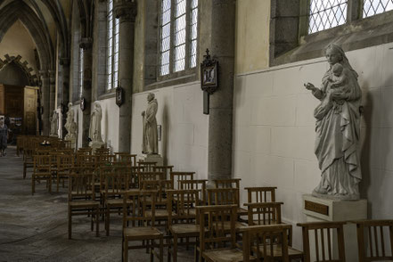 Bild: Das Innere der Église Notre-Dame-des Champes in Avranches