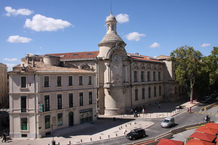 Bild: Uhrenturm am Gymnasium Alphonse Daudet in Nîmes 