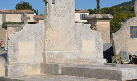 lavage-monument-funeraire-poncage-caveau-obseques-pompes-funebres-marbrerie