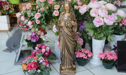 statue-coeur-de-jesus-imitation-bronze-monument-funeraire-tombe-caveau-cuve-cimetiere