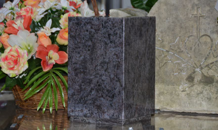 urne-funeraire-granit-scellement-sepulture-inhumation-cimetiere