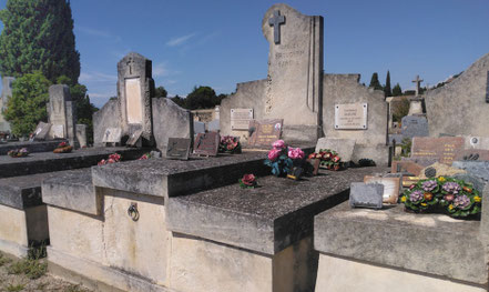 monument-funeraire-pierre-tendre-entretien-nettoyage-polissage