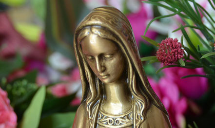 statue-vierge-sainte-marie-bronze-ornement-sepulture-decoration-cimetiere-orange-avignon-carpentras-cavaillon