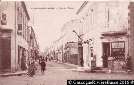 Rue Adour Plaisance du Gers boutique magasin