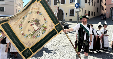 Unsere Fahne 