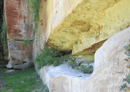 Detailaufnahme der Felsen rund um die Teufelsburg