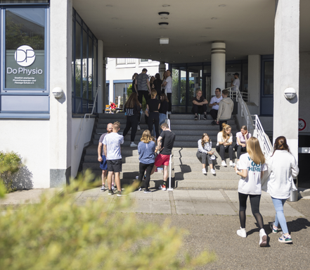 Eingangsbereich der Physiotherapie-Schule bei Stuttgart