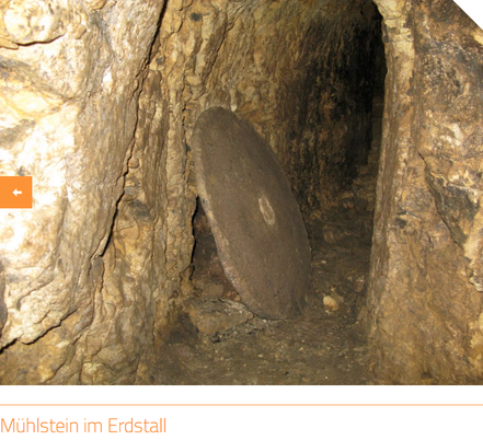 Quelle: Archiv Stolper, Mühlstein im Erdstall Mitterschneidhardt