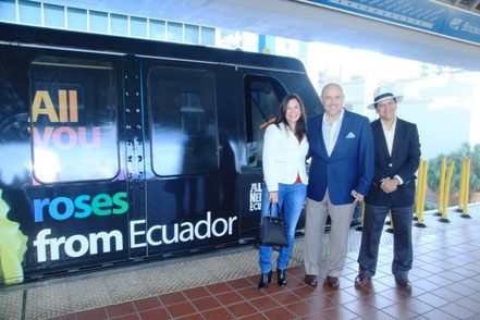 Nathalie Cely, embajadora de Ecuador en Estados Unidos; Eduardo Rivadeneira, cónsul de Ecuador  en Miami y Manuel Echeverría, director de la oficina comercial de Pro Ecuador en Miami.
