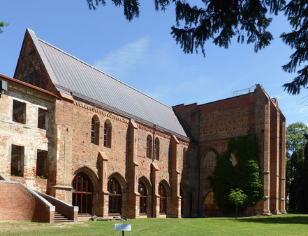 Foto: Dargun, Klosterkirche von außen, Sommer 2016