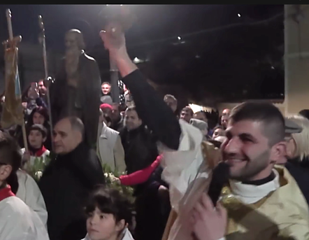 Il prete suona la campanella dando inizio alla gara, Lodè 2018