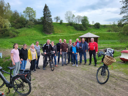 Mit einer Radtour eröffnet der Ortschaftsbeirat den neuen Rastplatz im Liebestal.  Foto: Hubertus Hartmann