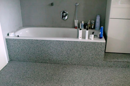 Badezimmersanierung mit Steinteppich
