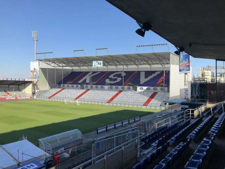 So soll die Osttribüne nach der kompletten Fertigstellung aussehen - Foto: Quelle Nüssli