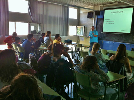 xerrada sobre RSC als alumnes de 1r de Batxillerat