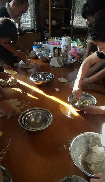 石窯パン焼き体験　農業体験首都圏　体験農場首都圏　野菜作り教室首都圏  さとやま農学校 無農薬栽培