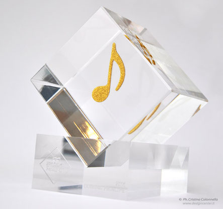 Scultura-premio in plexiglass con nota musicale - design custom 