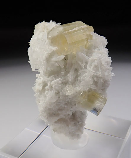 Huanzala apatite yellow