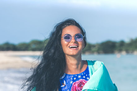 Eine Sonnenbrille mit sehr geringem Tönungsgrad