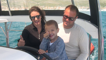 Katamaran Steuerstand, Katamaran Mieten, Katamaran Yacht Charter, Katamaran Yacht Chartern, Katamaran Segelurlaub, Katamaran Mitsegeln, Katamatan Hochseesegeln, Katamaran Training, Katamaran Lagoon 42, Katamaran Familienurlaub, Katamaran Segeln