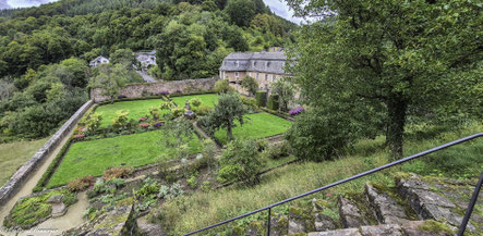 Der "Eiserne Garten" beim Schloss Malberg, mit Brauhaus