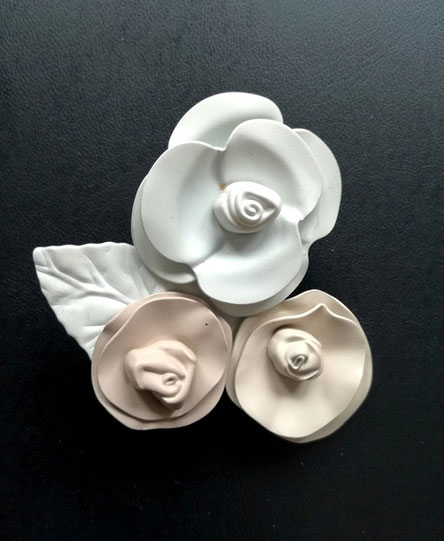 VALENTINO - BROCHE EN CERAMIQUE SORTIE LORS DU LANCEMENT DE VALENTINA