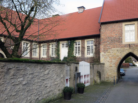 Sendenhof in Horstmar um 1750 auf Fundamenten aus 13. Jahrhundert, zeitweilig im Besitz derer von Akenschock, denen einige Ahnen hörig waren