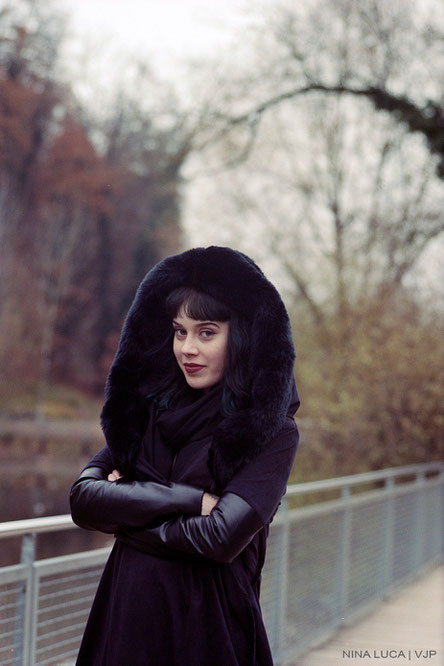 image: nina luca, sanctus clothing, sanctus clothing the asylum coat, sanctus clothing asylum coat, asylum coat, vegan fashion, dark fashion blog, dark style blog, nugoth fashion, nugoth, nu goth, nu goth blog, swiss fashion blogger, swiss blogger