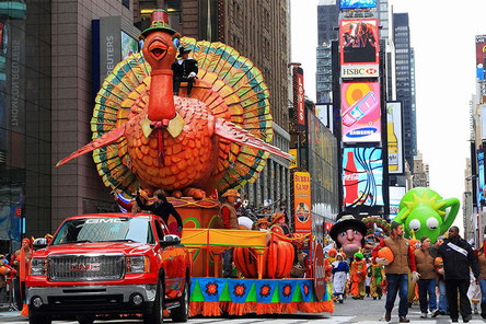 Thanksgiving-Parades-Hero