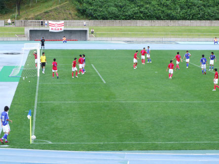 【写真】サッカーピッチとしても利用できる五十公野公園陸上競技場