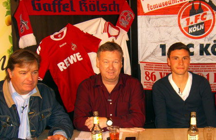 Jonas Hector (rechts) im November 2013 bei Ralf Friedrichs und Journalist Gergor Derichs im Talk