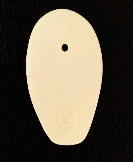 CHANEL - FEUILLE A PARFUMER EN MATIERE PLASTIQUE SOUPLE