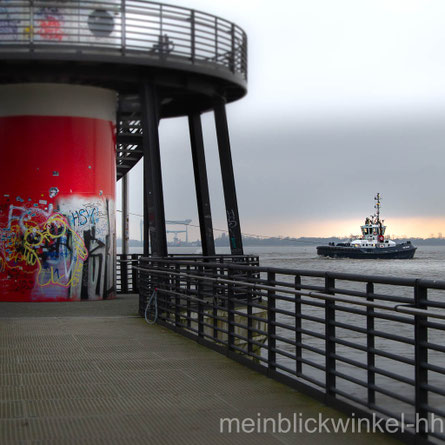 Leuchtturm Hamburg Elbe Schlepper Graffiti Blankenese