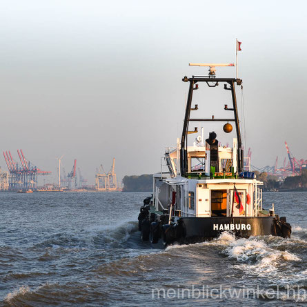 Schlepper Hamburg Elbe Schiff Hafen Hafenkran Hafenkräne