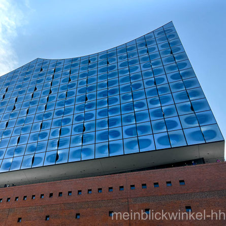 Elbphilharmonie Hamburg Speicherstadt Konzerthaus Hotel Wahrzeichen Kaispeicher Backsteine