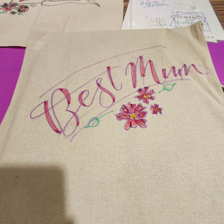Nachhaltiges Muttertagsgeschenk: Stofftasche von Hand bemalt "Best Mum"